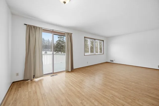 $278,000 | 4613 1/2 Penkwe Way, Eagan, MN 55122