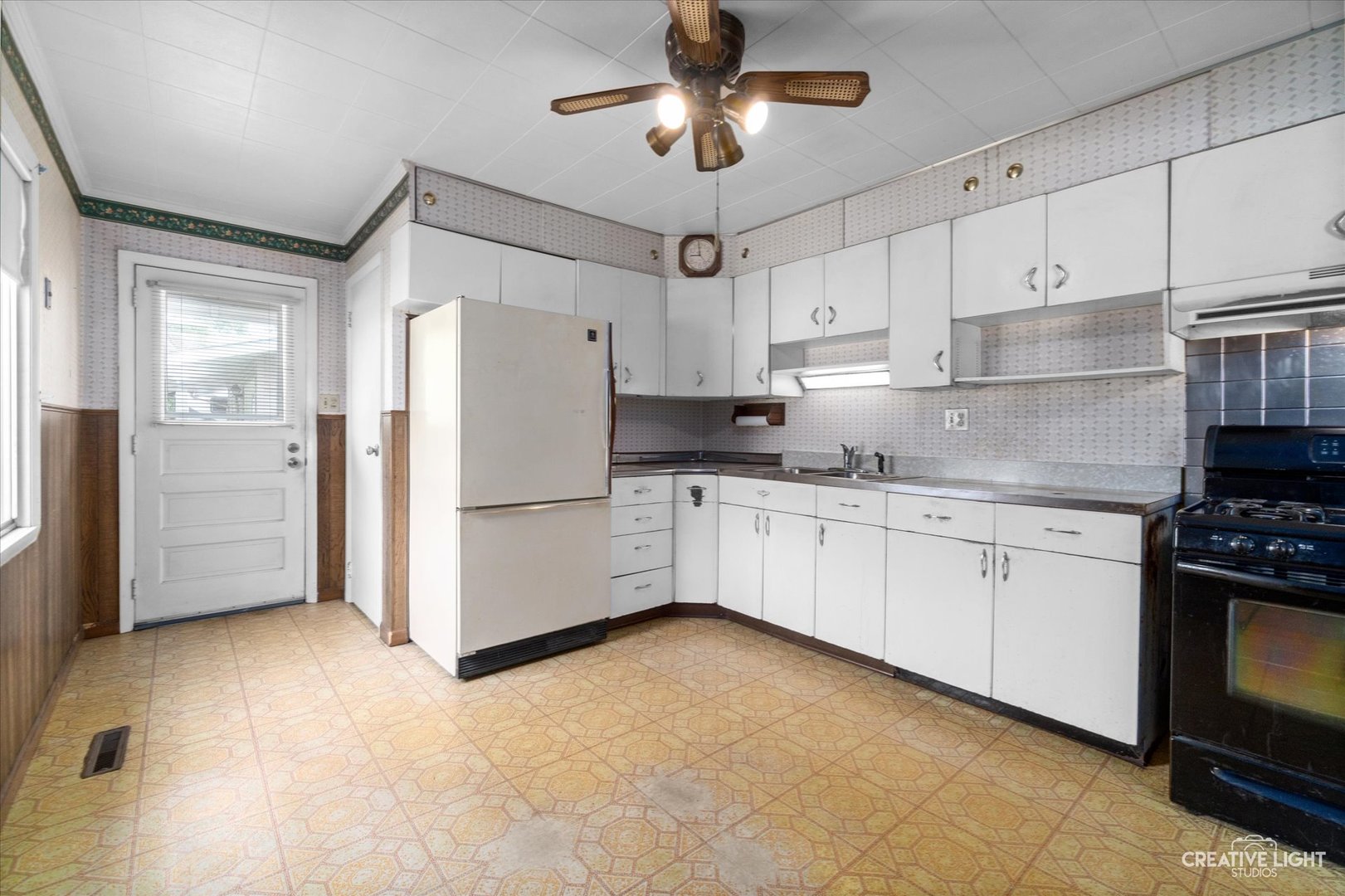 103 South Bartlett Road Streamwood, IL 60107 - Photo 6 of 17