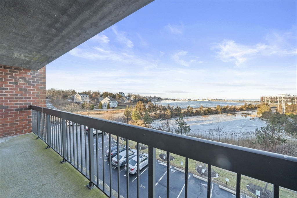 155 George Washington Boulevard, Unit 402 Hull, MA 02045 - Photo 21 of 42 a view of city and roof deck