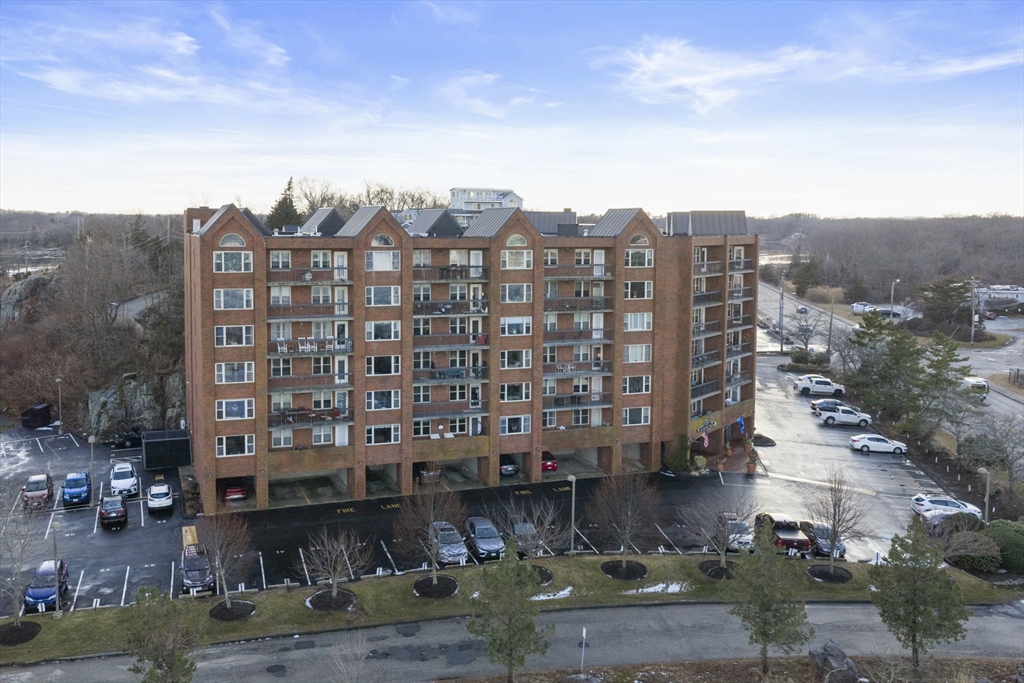 155 George Washington Boulevard, Unit 402 Hull, MA 02045 - Photo 31 of 42 a view of a large building