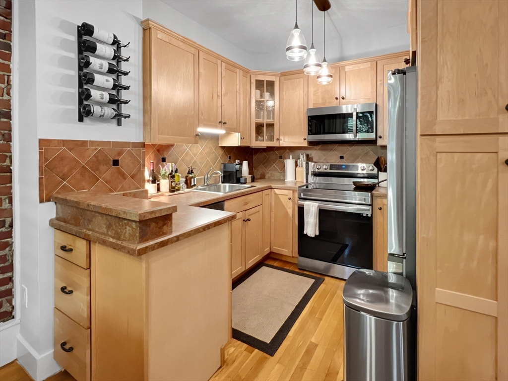 92 Florida Street, Unit 1 Boston, MA 02124 - Photo 1 of 15