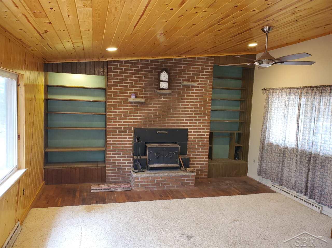 11700 Frost Road Freeland, MI 48623 - Photo 3 of 6 50037436-2.JPG