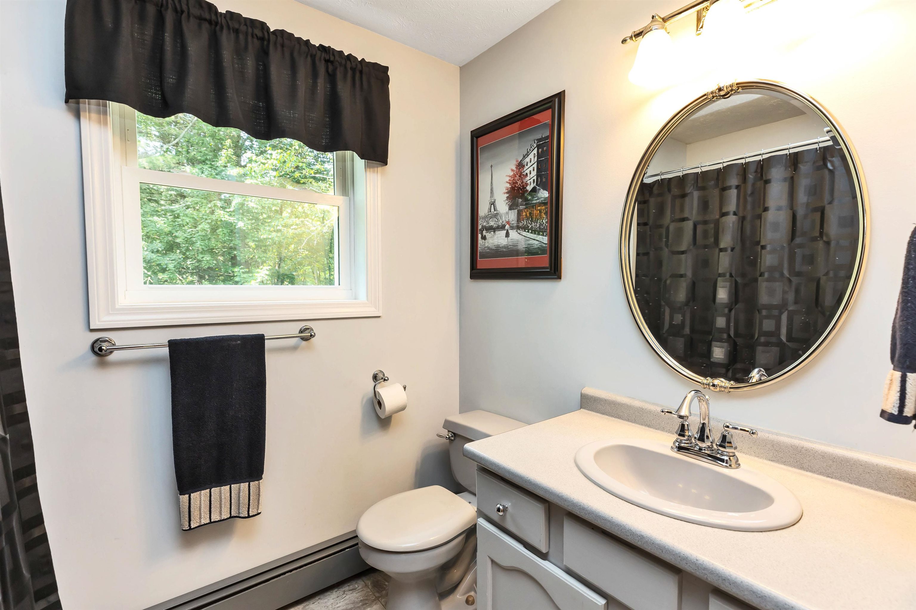27 Thornton Road Londonderry, NH 03053 - Photo 14 of 39