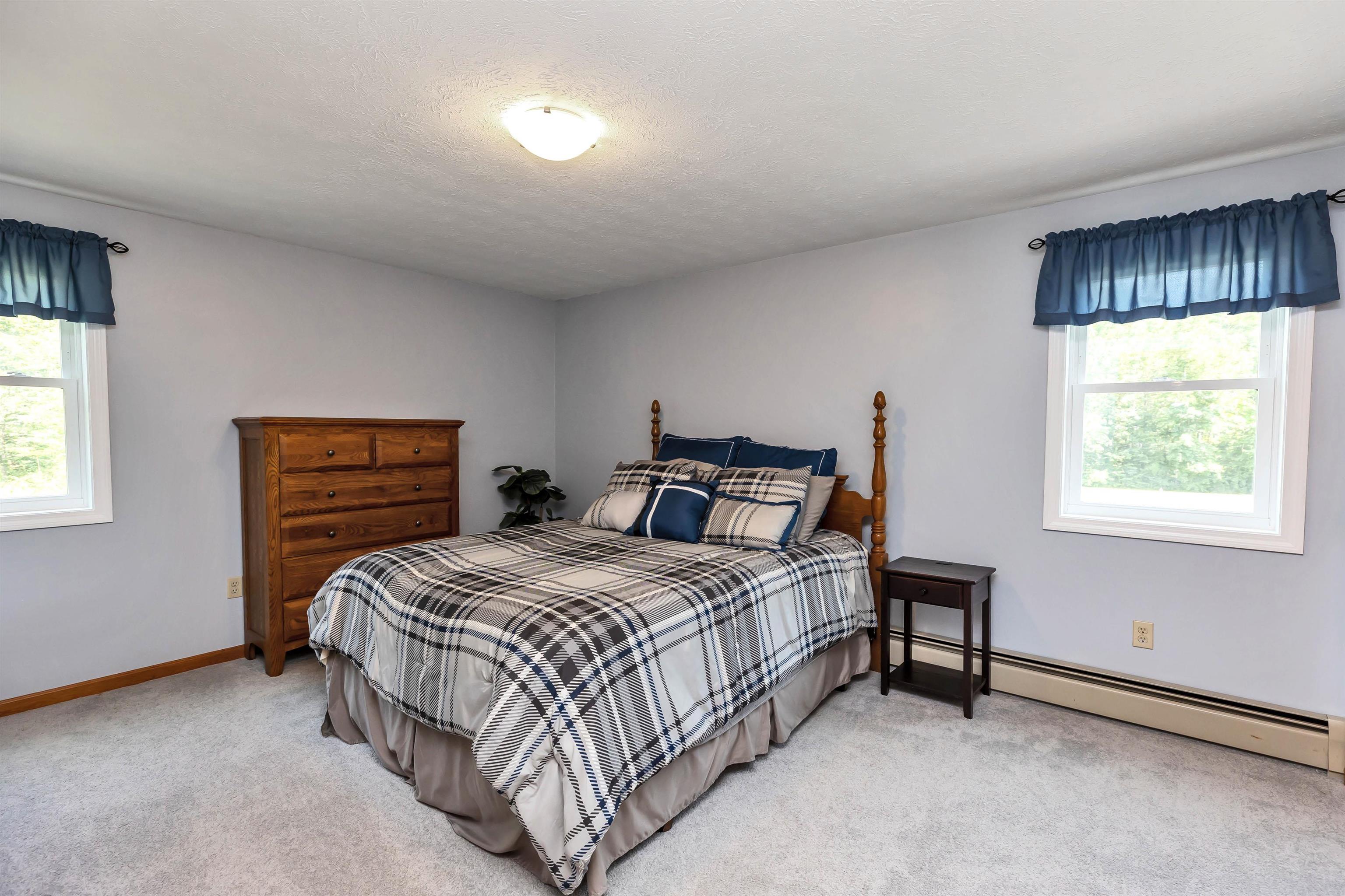 27 Thornton Road Londonderry, NH 03053 - Photo 16 of 39