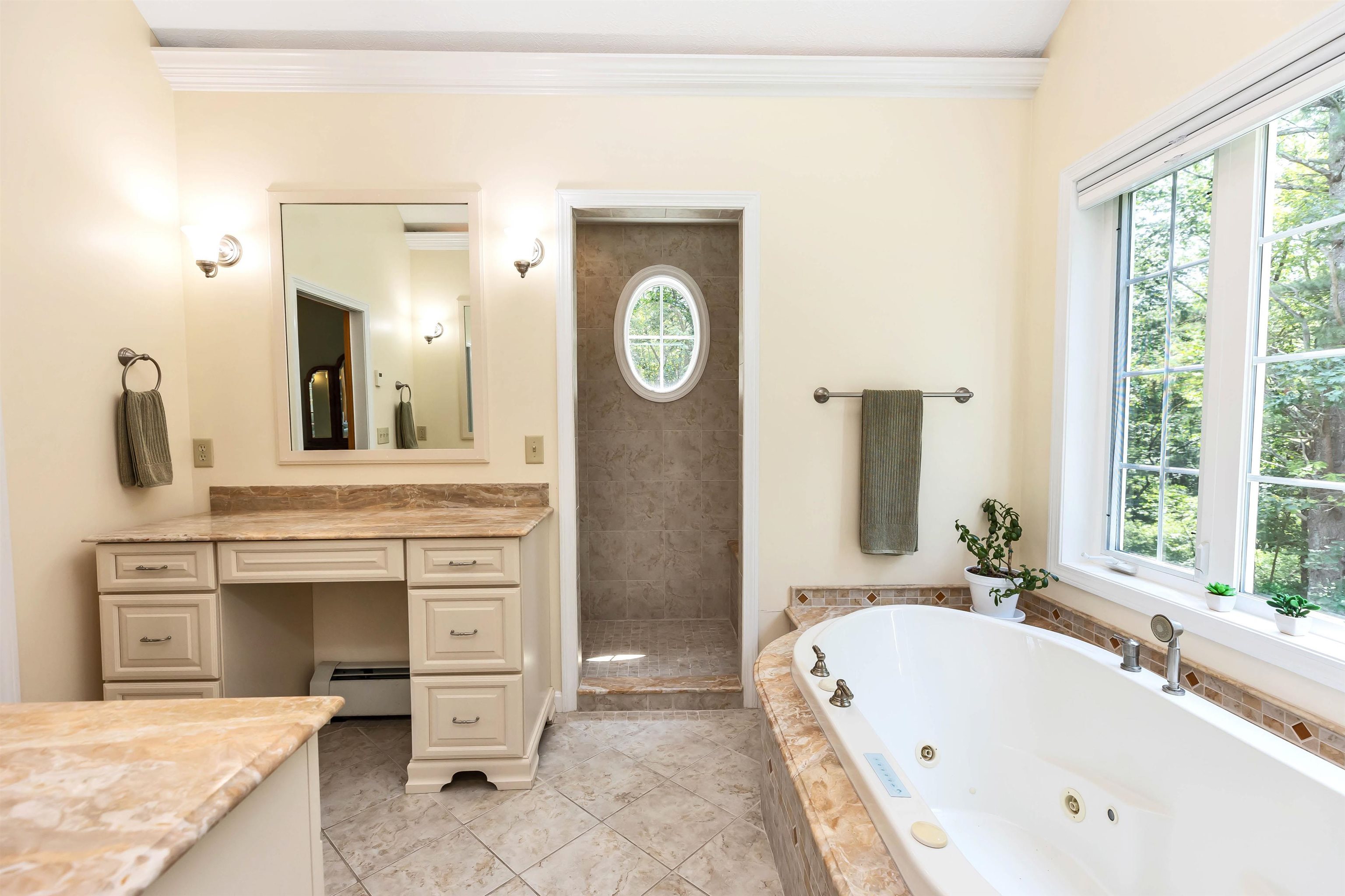 27 Thornton Road Londonderry, NH 03053 - Photo 21 of 39