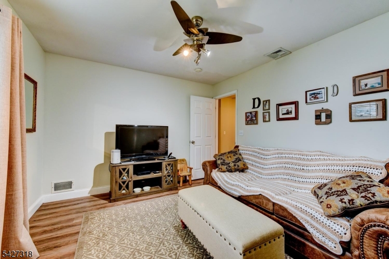 52 Ashburn Road Wayne, NJ 07470 - Photo 33 of 49