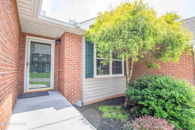 $350,000 | 7300 Brook Run Way, Knoxville, TN 37920