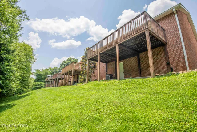 $350,000 | 7300 Brook Run Way, Knoxville, TN 37920