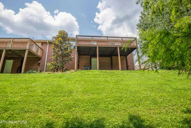 $350,000 | 7300 Brook Run Way, Knoxville, TN 37920