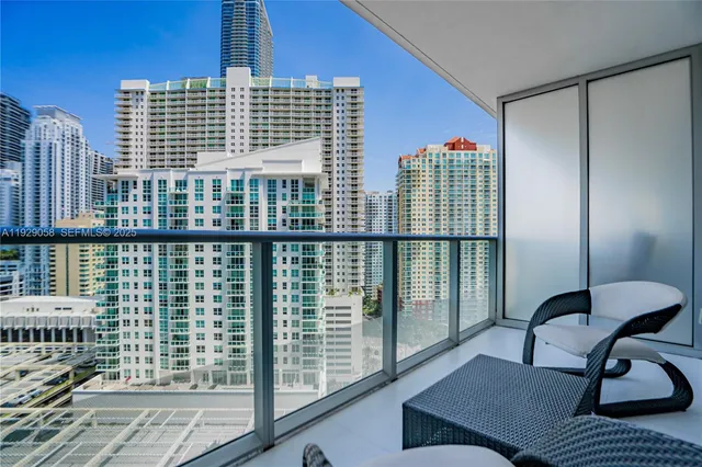 $2,700 | 1300 Brickell Bay Drive, Unit 1912, Miami, FL 33131