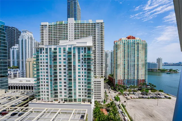 $2,700 | 1300 Brickell Bay Drive, Unit 1912, Miami, FL 33131