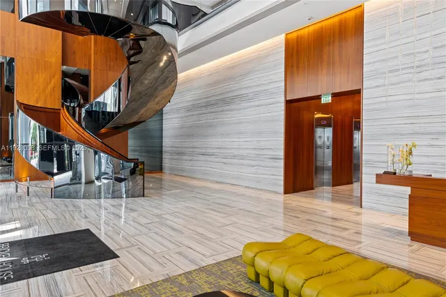 $2,700 | 1300 Brickell Bay Drive, Unit 1912, Miami, FL 33131