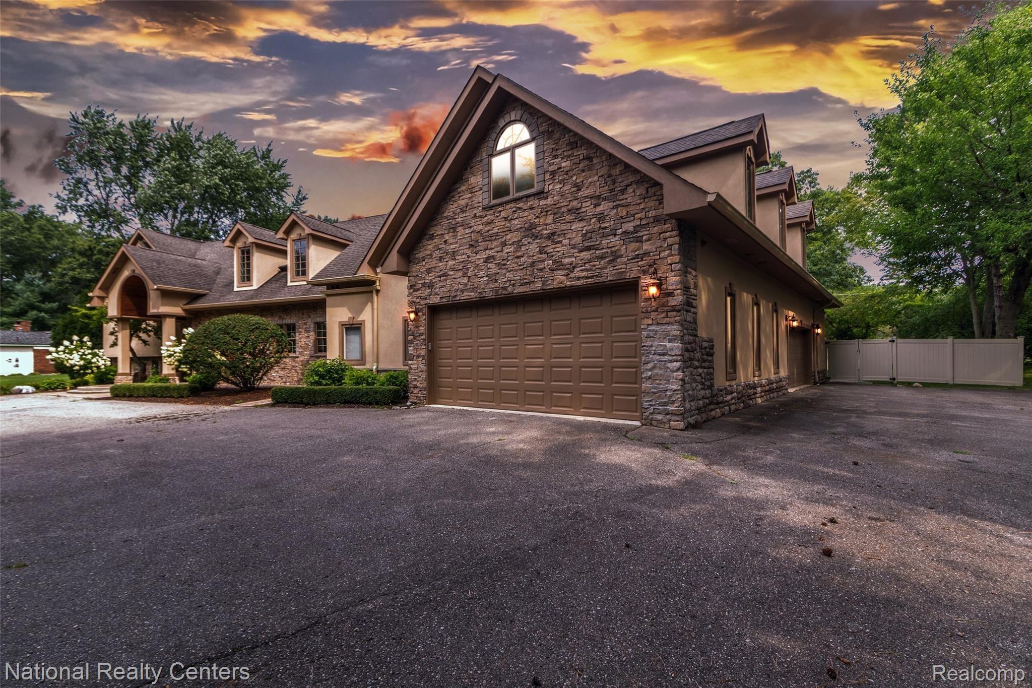 4530 Pickering Road Bloomfield Hills, MI 48301 - Photo 2 of 87 Lang-Estates-Clarkston-4530-Pickering-Rd-Luxury-Home-For-Sale-Bloomfield-Hills (2).jpg