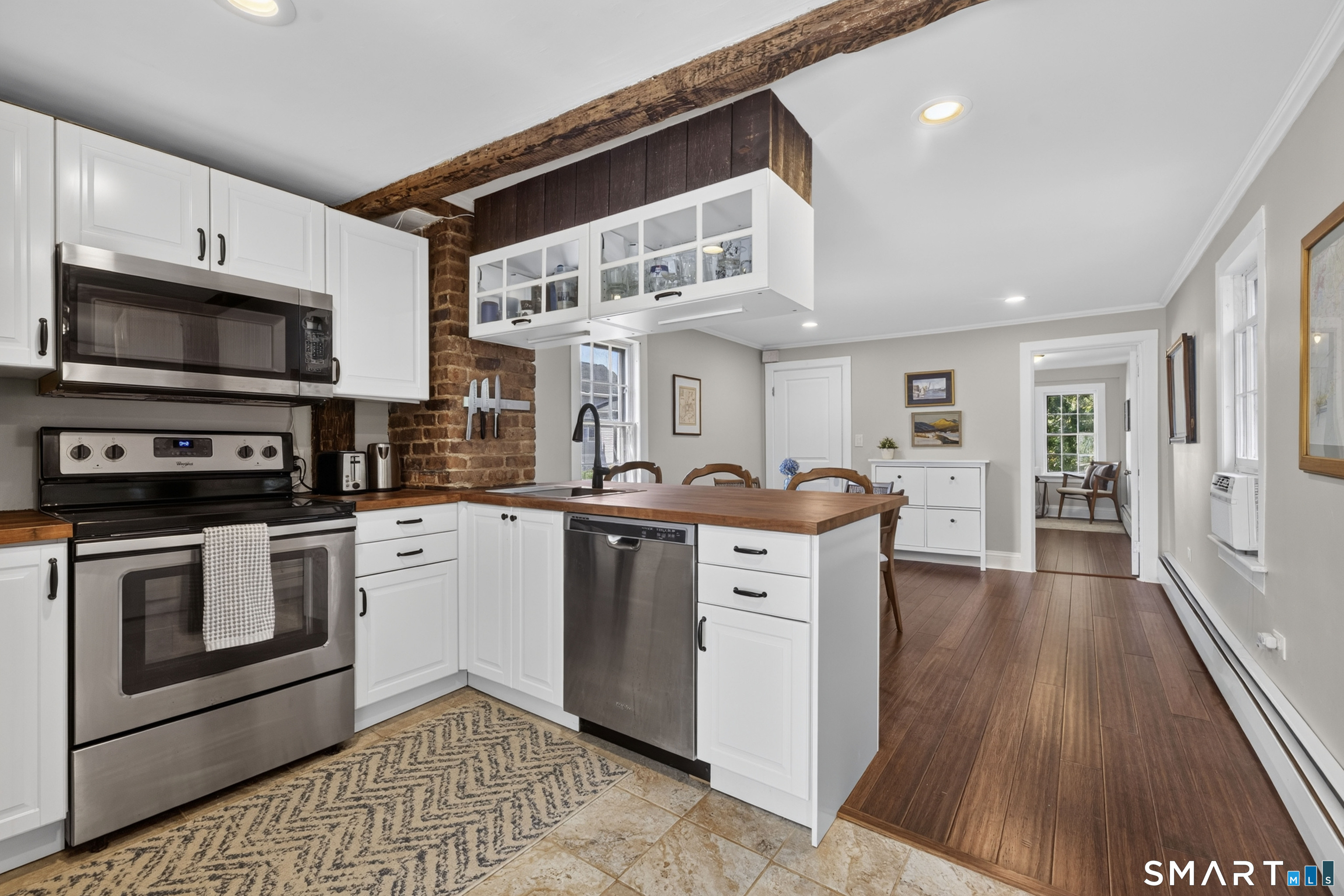 9 Cliff Street Stonington, CT 06378 - Photo 10 of 36