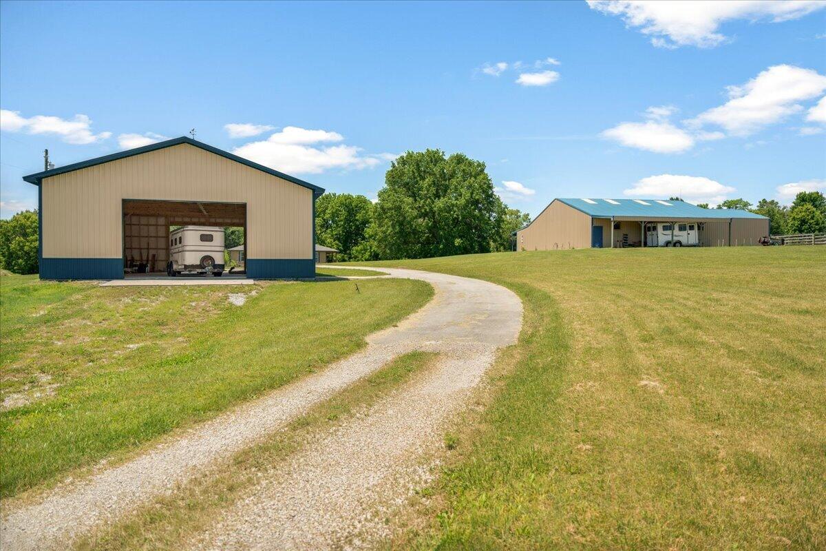 Industrial Building / Detached Garage / Workshop