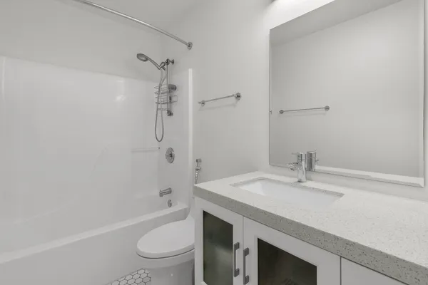 $10,900 | 1618 West Pierce Avenue, Chicago, IL 60622