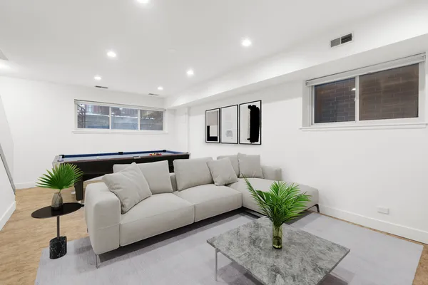 $10,900 | 1618 West Pierce Avenue, Chicago, IL 60622