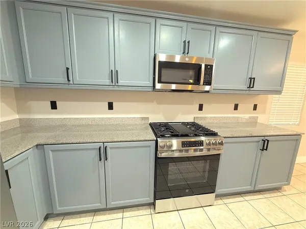 $2,400 | 224 Wicked Wedge Way, Las Vegas, NV 89148