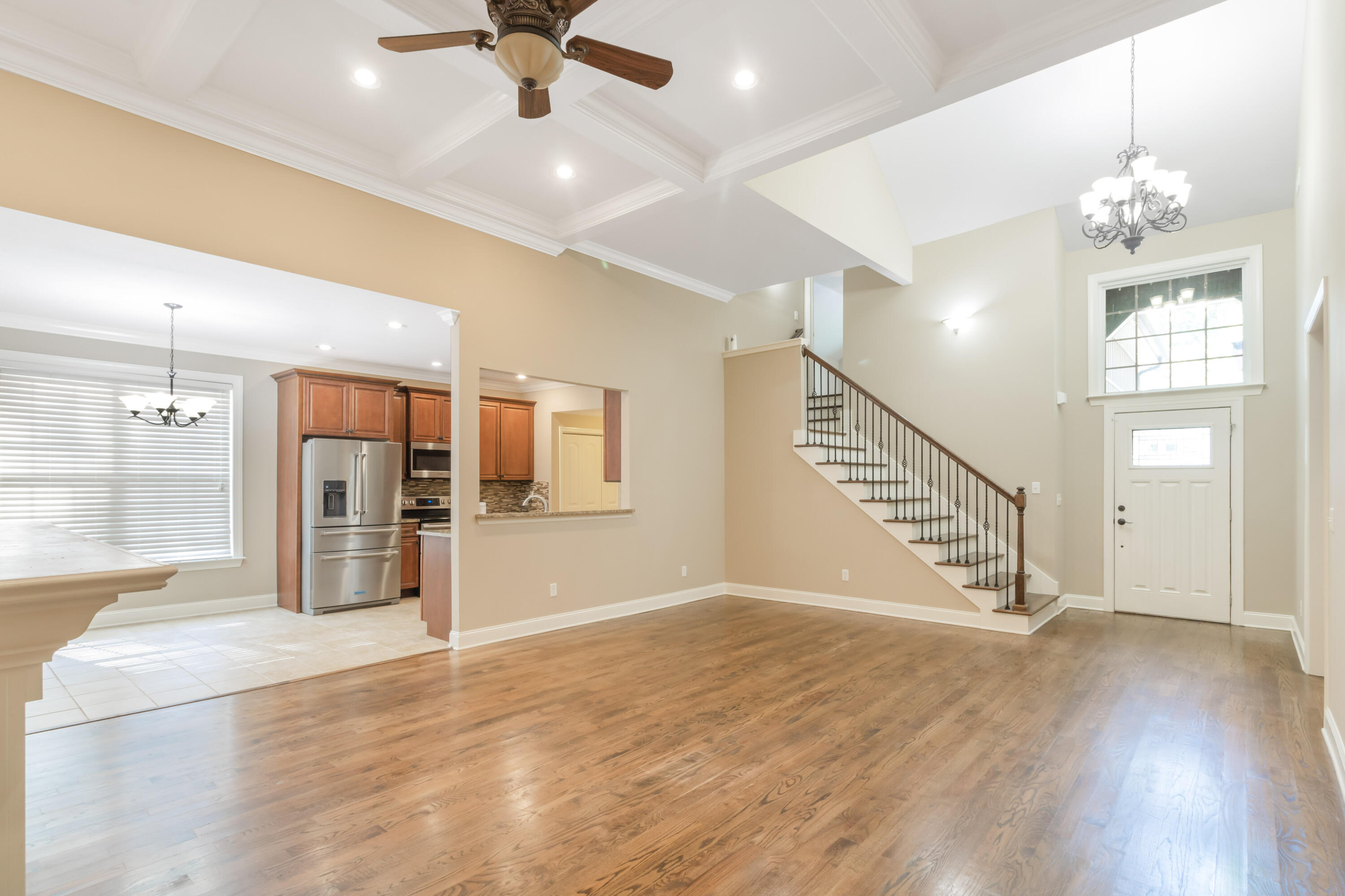 8664 Maple Valley Drive Chattanooga, TN 37421 - Photo 4 of 20 Living