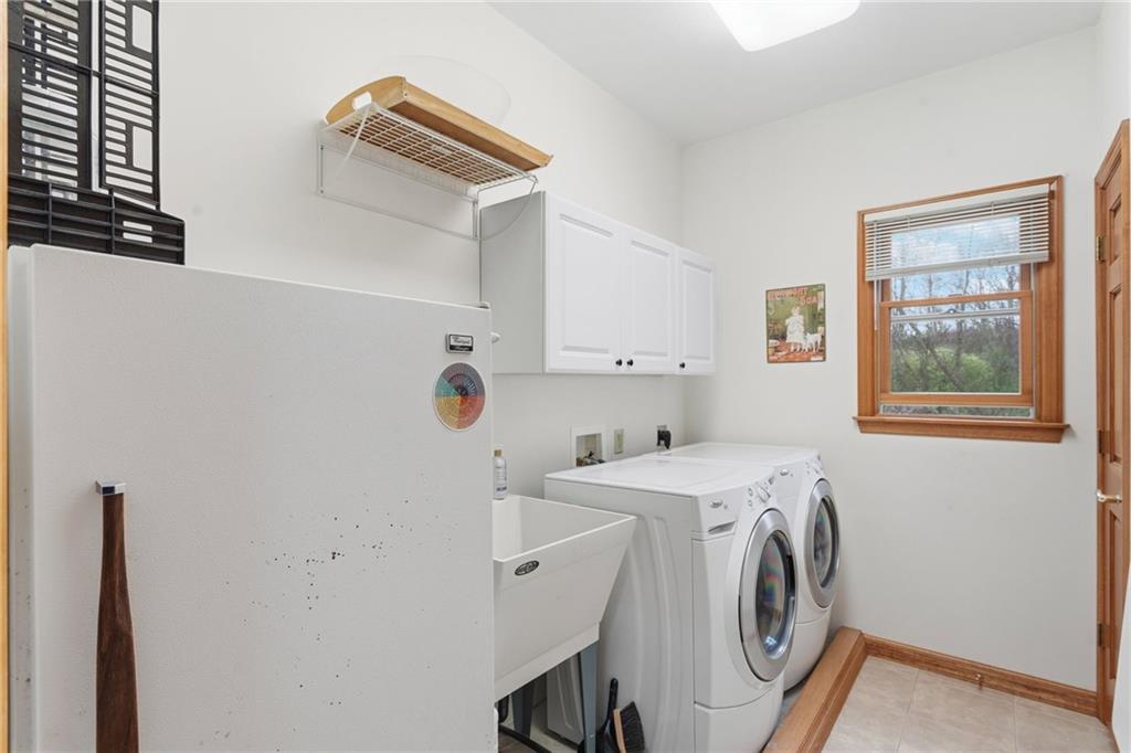 197 West Cruikshank Road Butler, PA 16002 - Photo 32 of 50 Main level laundry