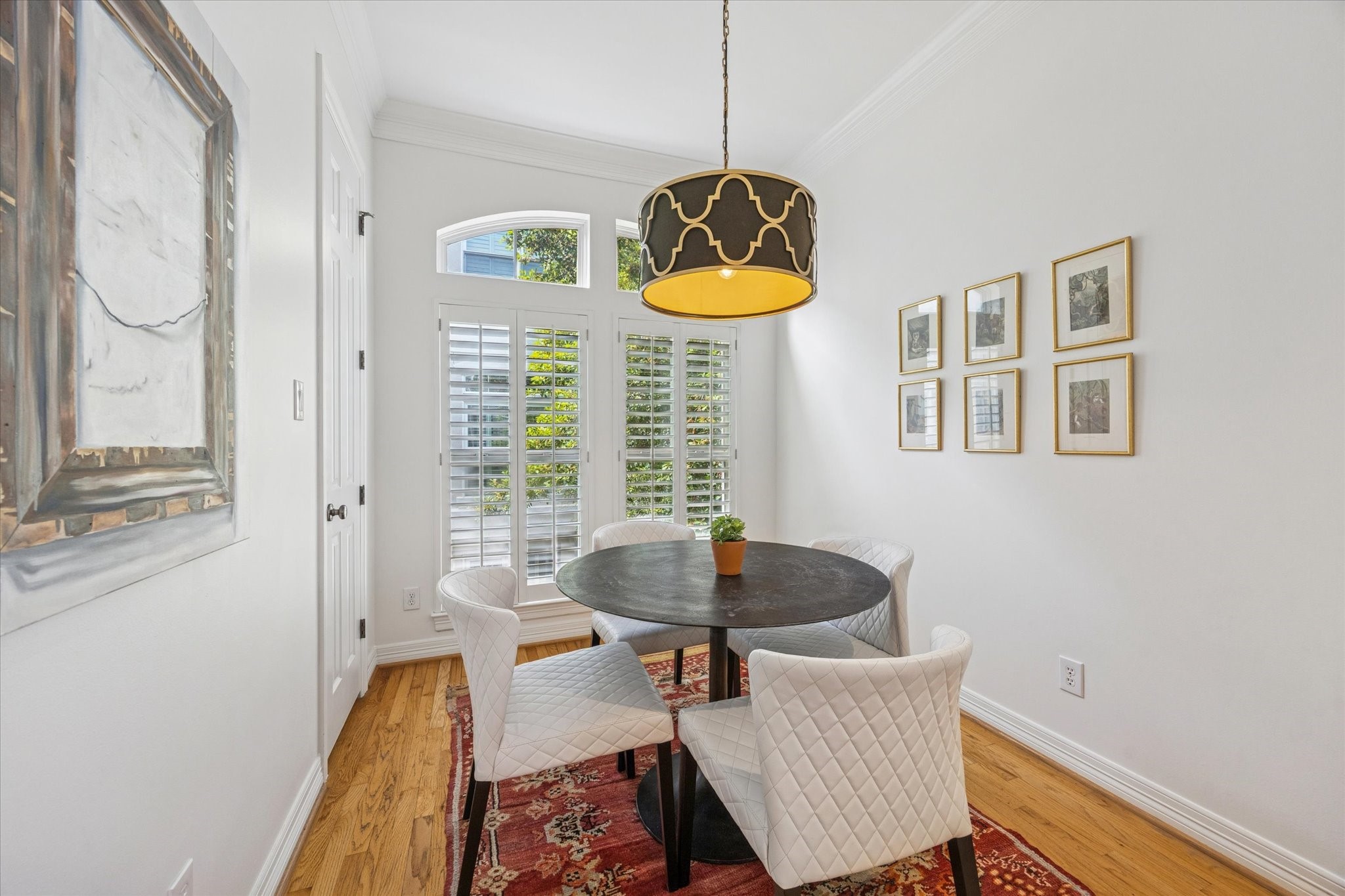 2700 Wroxton Road West University Place, TX 77005 - Photo 16 of 32 a living room with furniture and a window