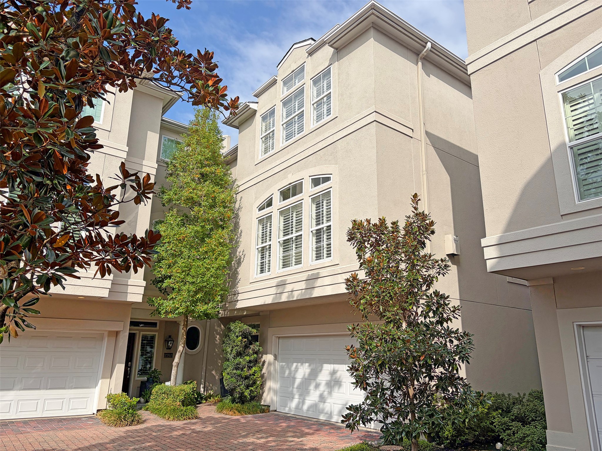 2700 Wroxton Road West University Place, TX 77005 - Photo 31 of 32 a front view of a house