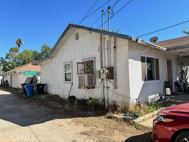941 Ave B Calimesa, CA 92320 - Photo 2 of 6 a front view of a house with garden