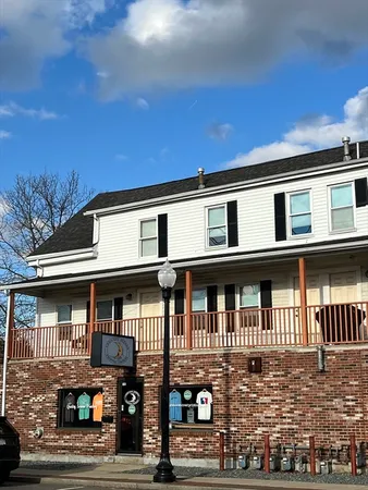 $2,850 | 374-378 Union Street, Unit 1, Franklin, MA 02038