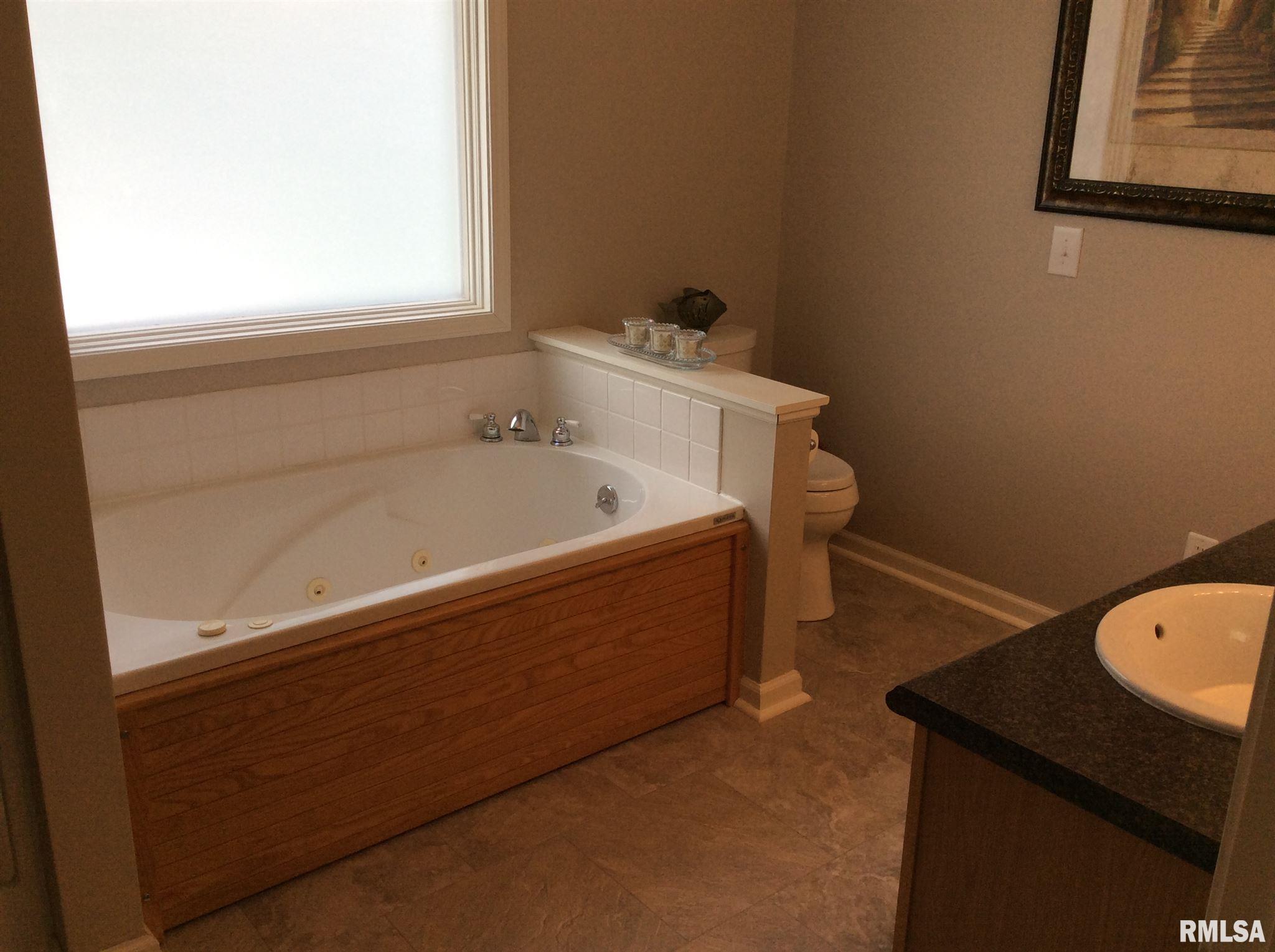 9 Hunters Ridge Drive Mount Vernon, IL 62864 - Photo 17 of 50