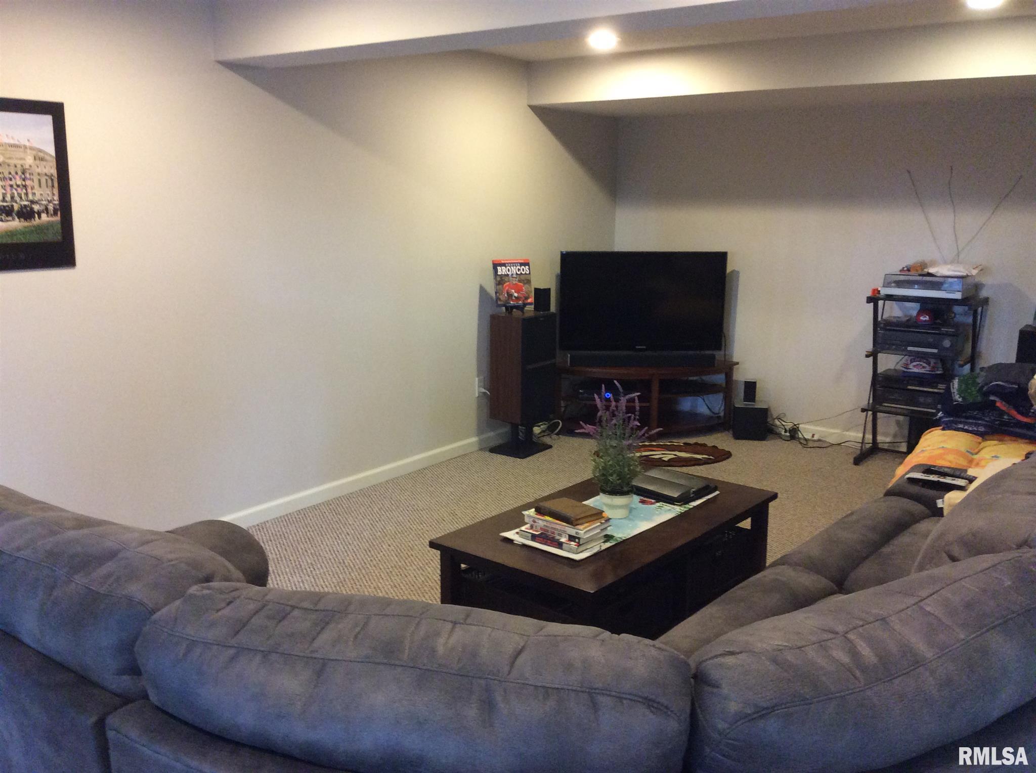 9 Hunters Ridge Drive Mount Vernon, IL 62864 - Photo 26 of 50
