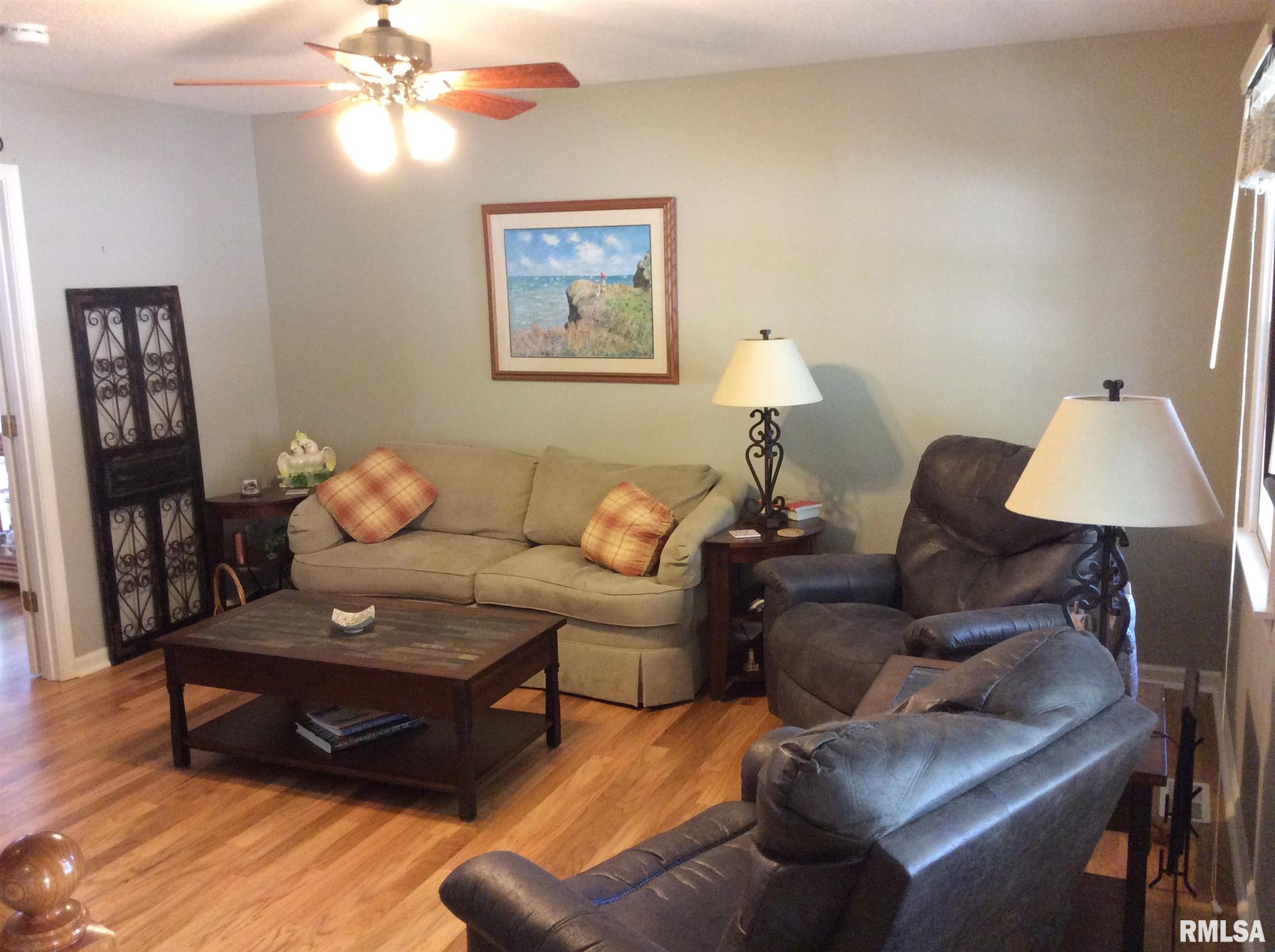 9 Hunters Ridge Drive Mount Vernon, IL 62864 - Photo 3 of 50