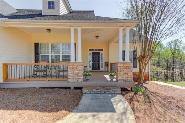 a view of house with a outdoor space