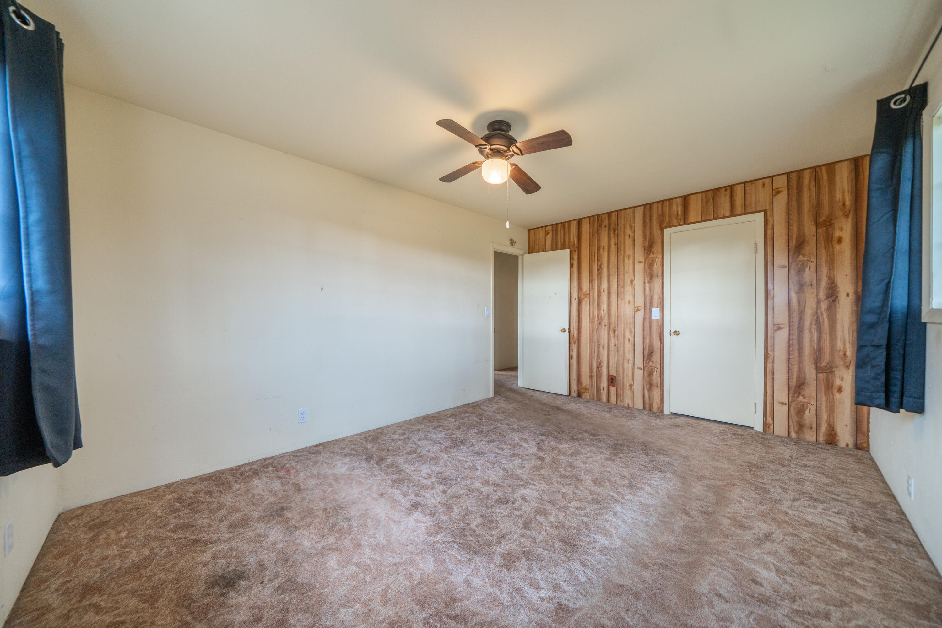 3586 East Keswick Dam Road Redding, CA 96003 - Photo 14 of 29 Large Bedroom 1