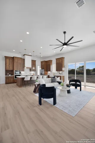 $719,000 | 222 Double Crk Loop, Seguin, TX 78155