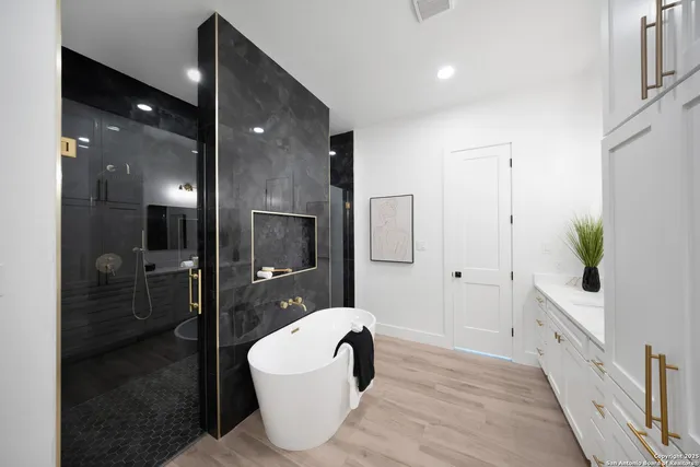 $719,000 | 222 Double Crk Loop, Seguin, TX 78155