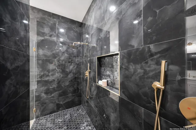 $719,000 | 222 Double Crk Loop, Seguin, TX 78155