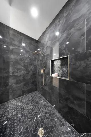 $719,000 | 222 Double Crk Loop, Seguin, TX 78155