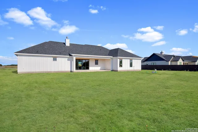 $719,000 | 222 Double Crk Loop, Seguin, TX 78155