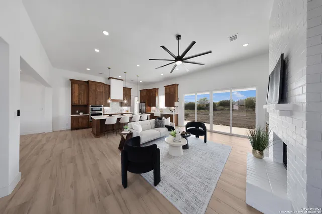 $719,000 | 222 Double Crk Loop, Seguin, TX 78155