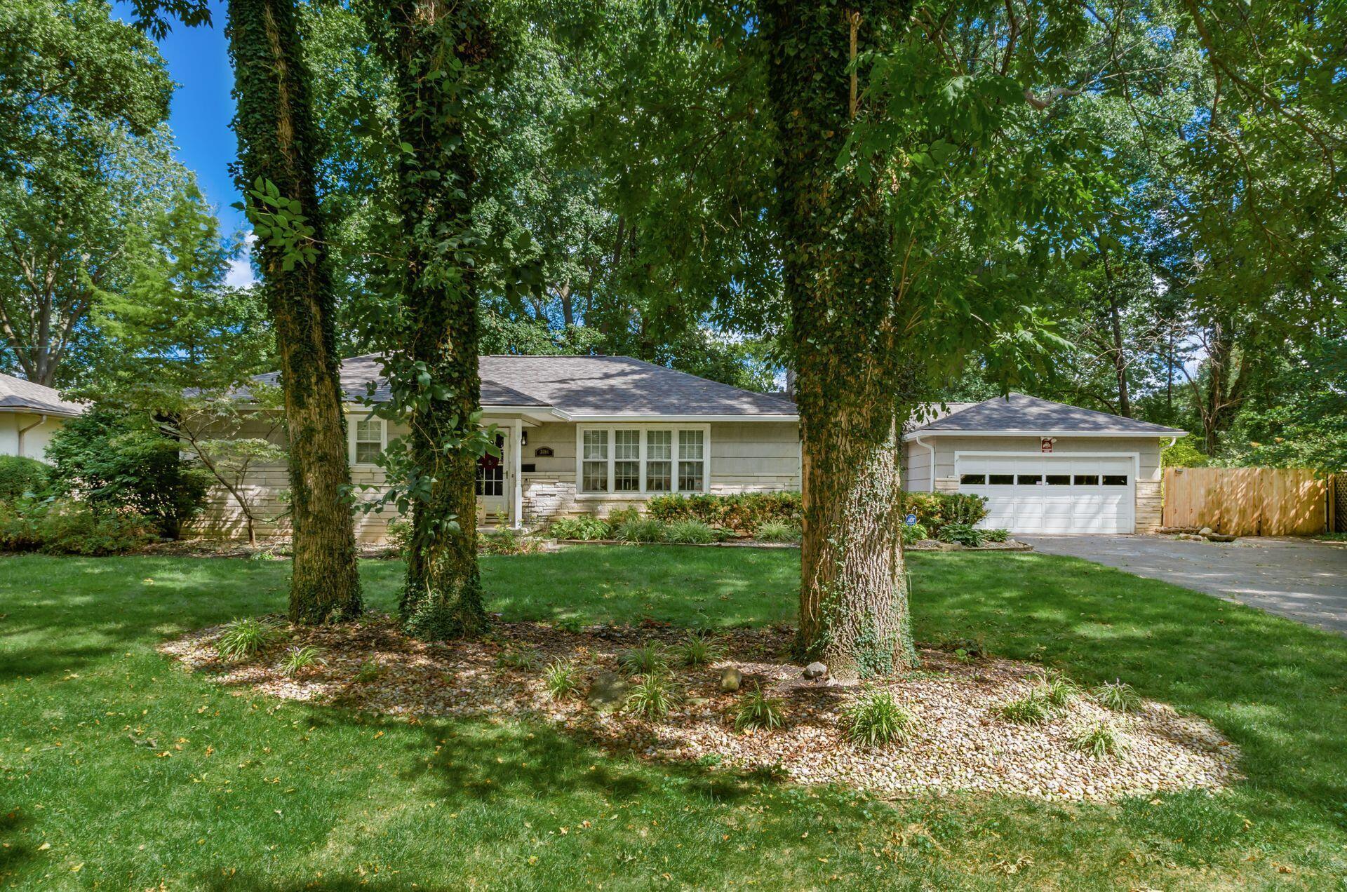 3086 Leeds Road Columbus, OH 43221 - Photo 4 of 47 004_d0d0_K 3086 Leeds Rd027-2