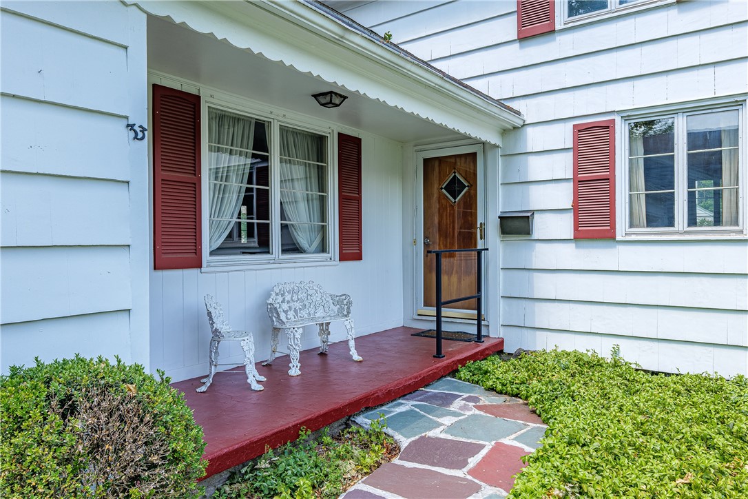 33 Irving Road Rochester, NY 14618 - Photo 5 of 43