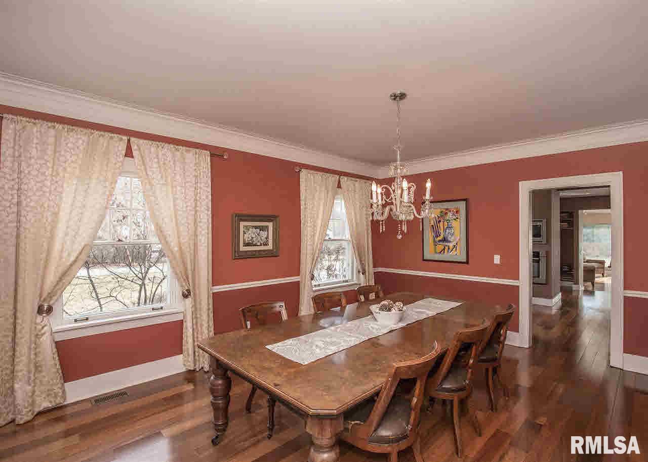 2915 Middle Road Davenport, IA 52803 - Photo 6 of 24 Gallery Image 6