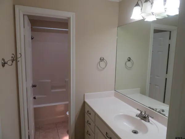 $3,100 | 702 West Heritage Drive, Tyler, TX 75703