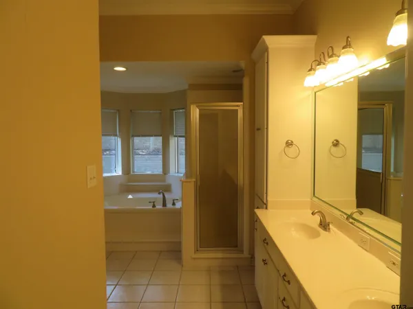 $3,100 | 702 West Heritage Drive, Tyler, TX 75703