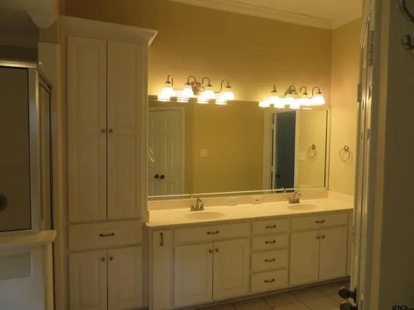 $3,100 | 702 West Heritage Drive, Tyler, TX 75703