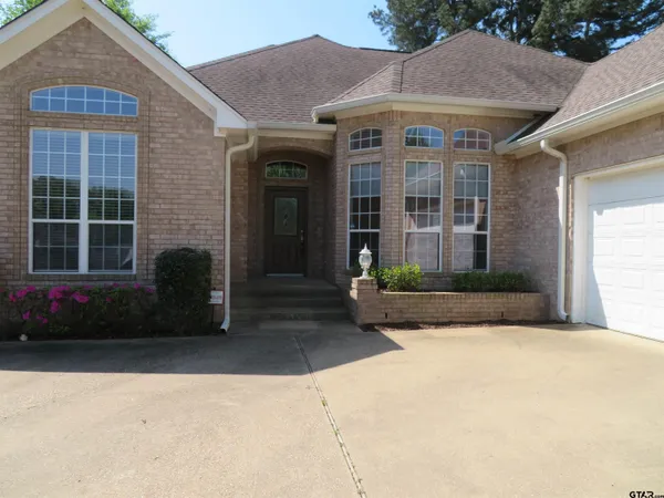 $3,100 | 702 West Heritage Drive, Tyler, TX 75703