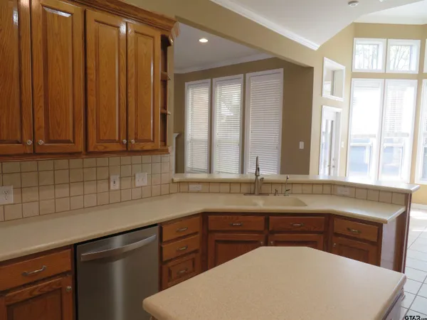 $3,100 | 702 West Heritage Drive, Tyler, TX 75703