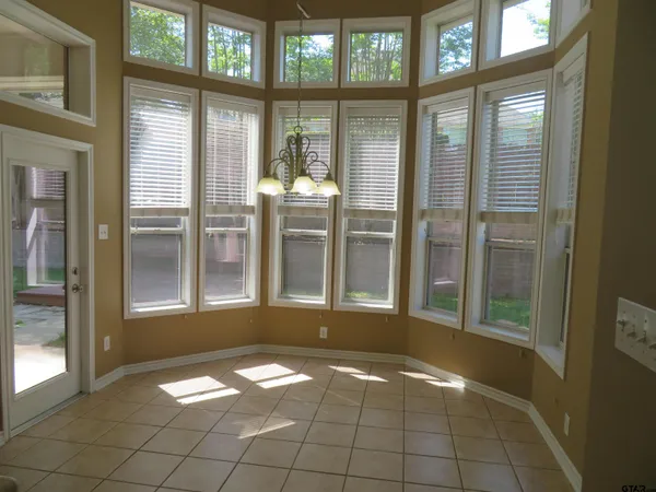 $3,100 | 702 West Heritage Drive, Tyler, TX 75703