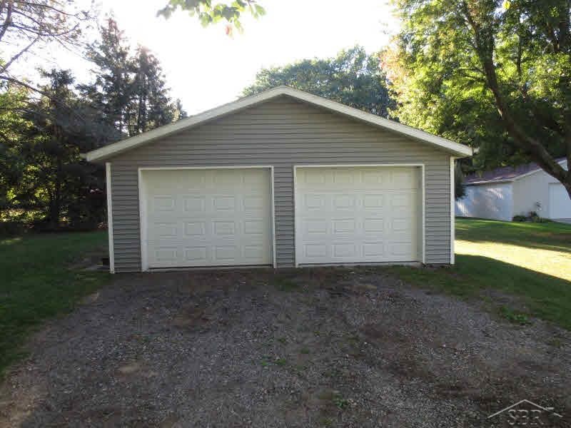 1605 North Graham Road Freeland, MI 48623 - Photo 4 of 10 31206133-3.JPG