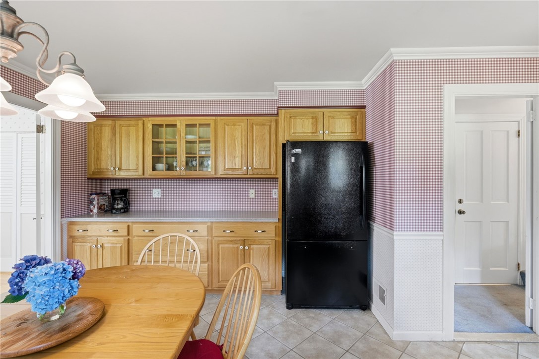 131 Taylor Road Portsmouth, RI 02871 - Photo 8 of 45